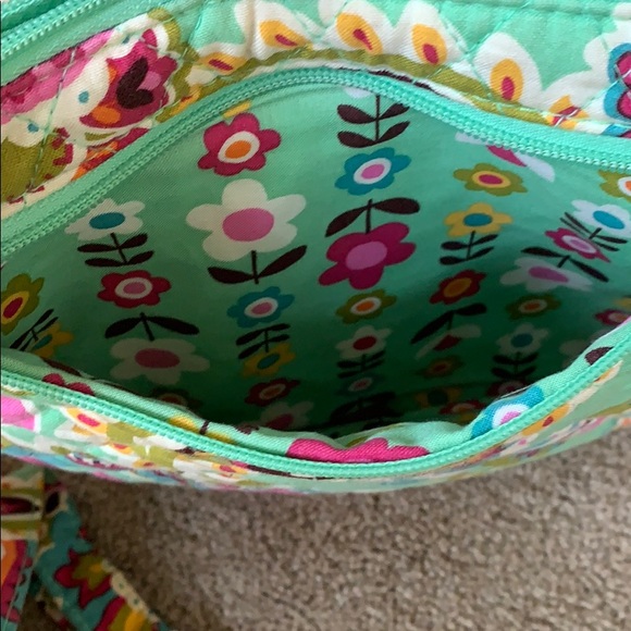 PERFECT CONDITION VERA BRADLEY PURSE - Picture 6 of 6